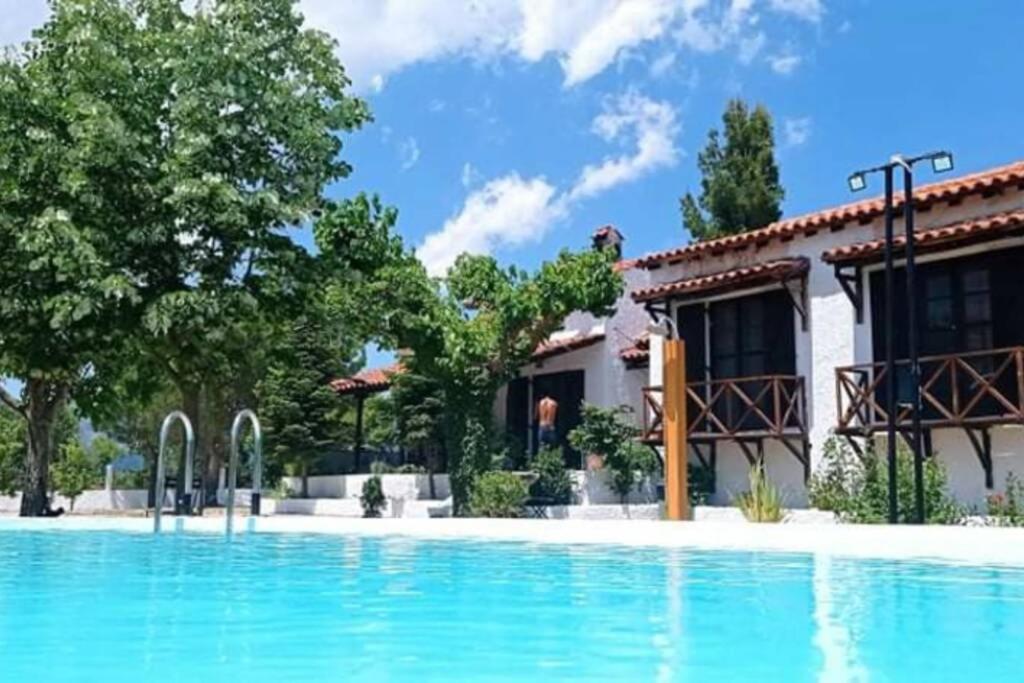 Loutsa  Αρχοντικο Στουσ Προποδεσ Του Ορουσ Διρφυσ 빌라 외부 사진